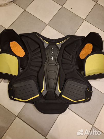 Нагрудник хоккейный ccm sr