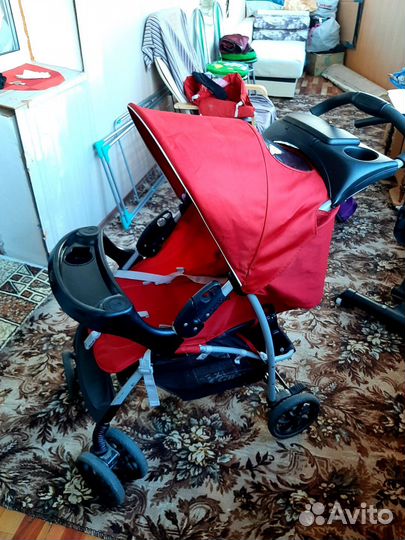 Прогулочная коляска
