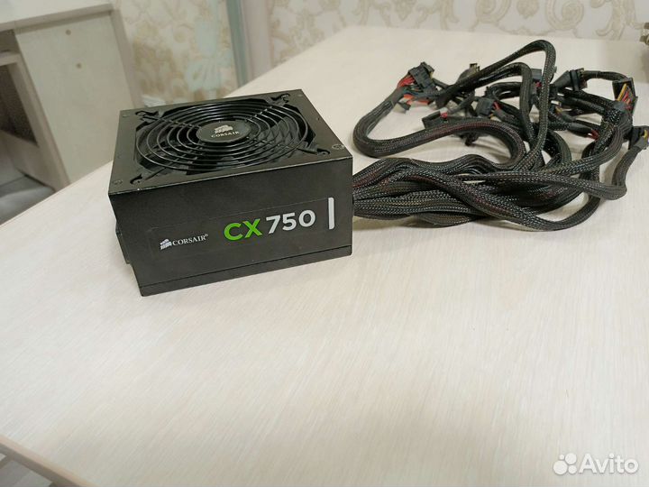 Блок питания Corsair CX750 (80+ Bronze)
