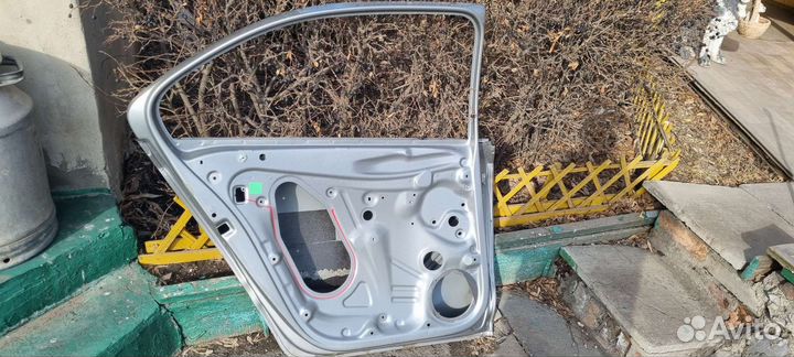 Дверь задняя левая volkswagen polo liftback 2020