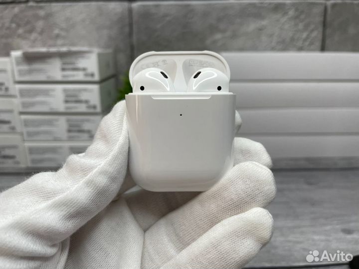 AirPods 2 (чехол в подарок)