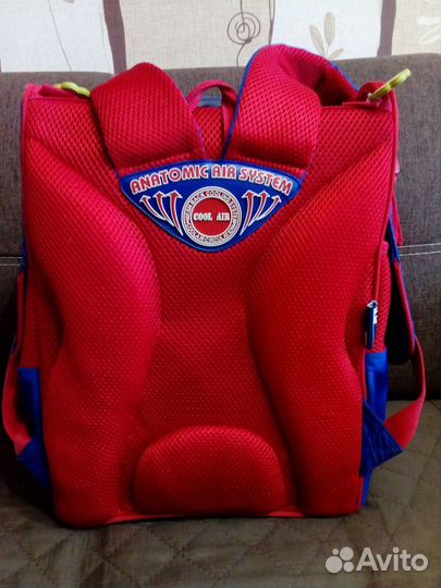 Школьный ранец для девочки