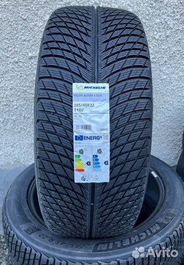 Michelin Pilot Alpin PA5 285/45 R22 и 325/35 R22 114V
