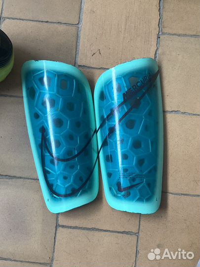 Футбольные щитки найк