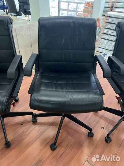 Офисное кожаное кресло (США)