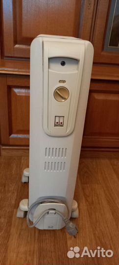 Масляный радиатор delonghi GS 770715