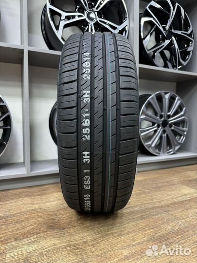 Kumho Ecowing ES31 215/65 R16 98H