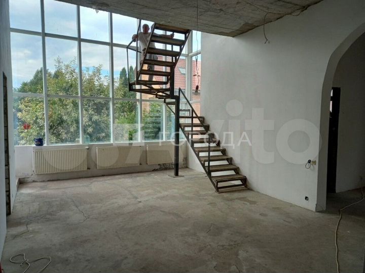 Дом 420 м² на участке 12 сот.