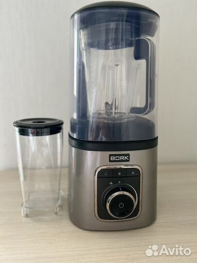 Вакуумный блендер bork