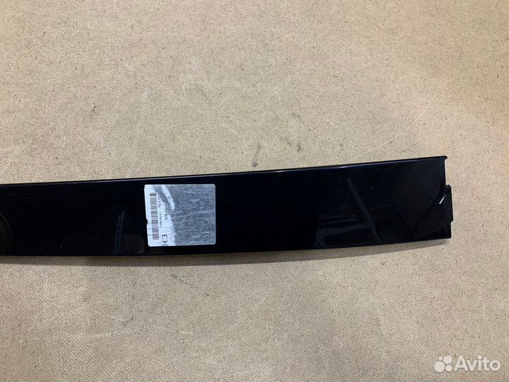 Накладка двери задней левой Tiguan 1