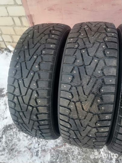 Pirelli Ice Zero 215/65 R17