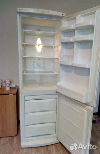 Холодильник LG б.у. рабочий