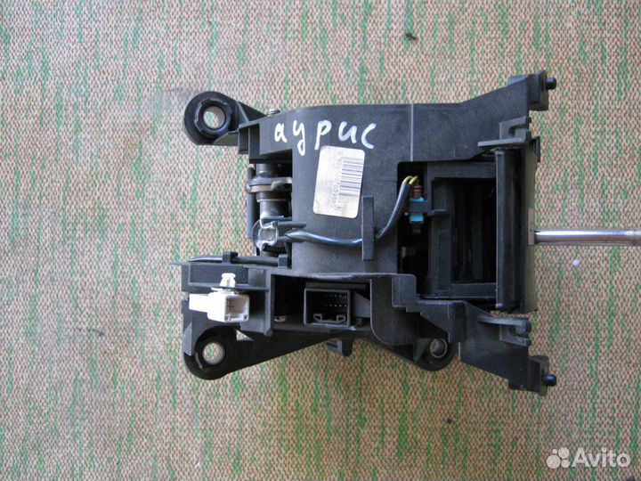 Кулиса ручка кулисы Toyota Auris Аурис АКПП робот