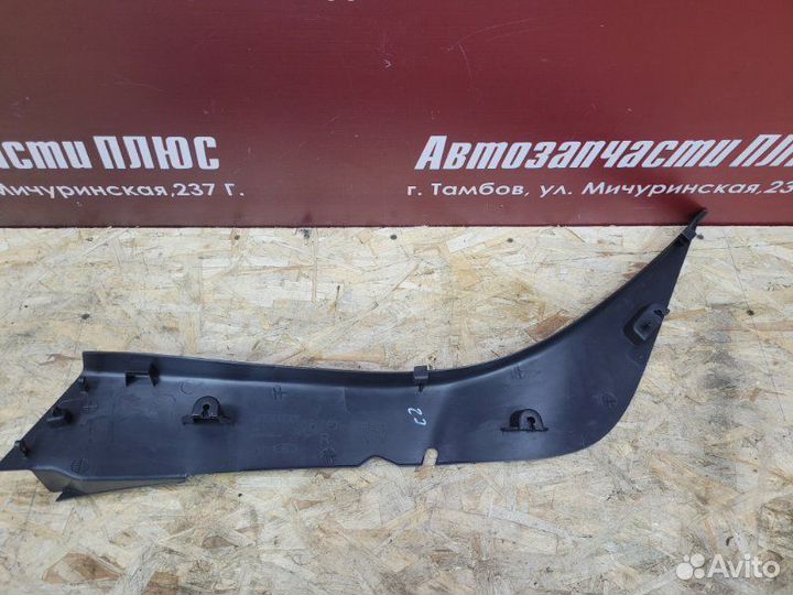 Обшивка стойки задняя правая Renault Logan