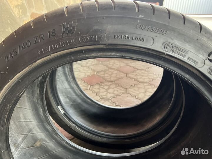 Michelin Pilot Sport 4 245/40 R18