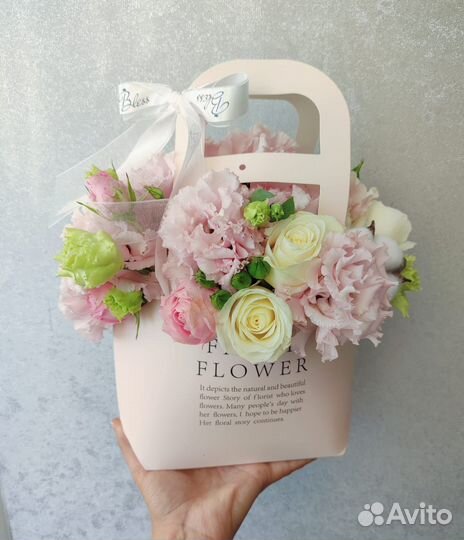 Букет цветы в сумочке