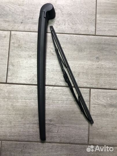 Поводок заднего дворника ауди Ку7