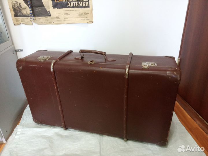 Старинный, огромный, дорожный чемодан. Германия