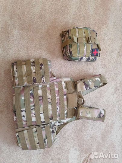 Продам бронежилет и тактическую аптечку