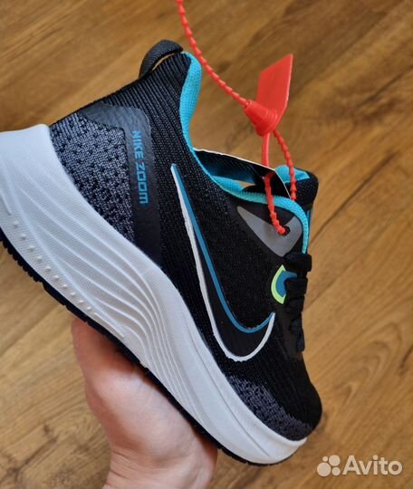 Кроссовки женские Nike