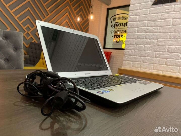 Как Новый i3, В Идеале, Мощный Samsung