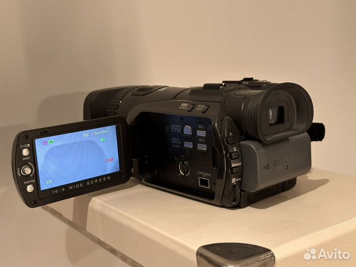 Видеокамера JVC Everio GZ-HD7ER