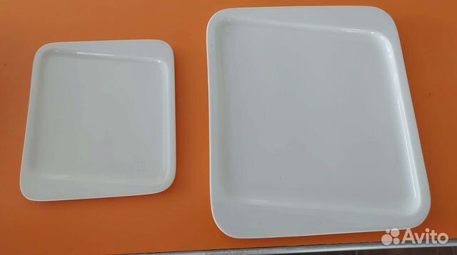 Тарелки белые