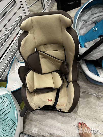 Автомобильное кресло