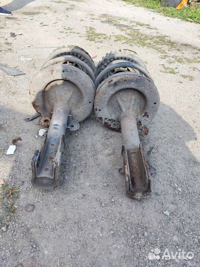 Стойки передние Dodge Caravan