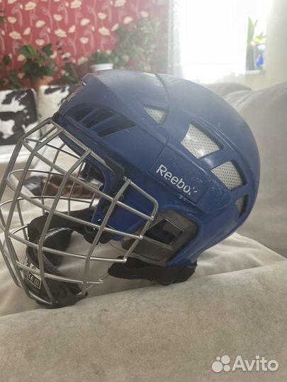 Хоккейный шлем