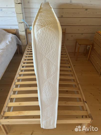 Детская кровать IKEA с матрасом