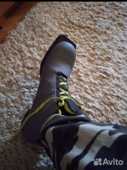 Лыжные ботинки