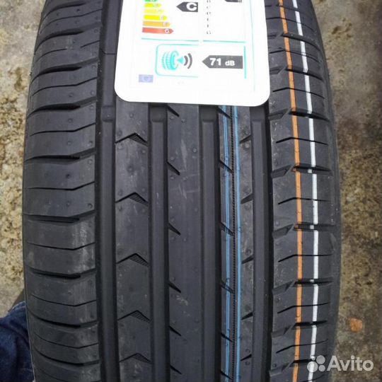 Continental ContiPremiumContact 5 215/55 R17