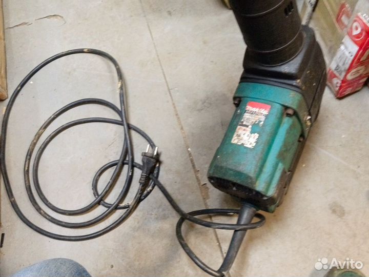 Перфоратор Makita HM1202C не рабочий