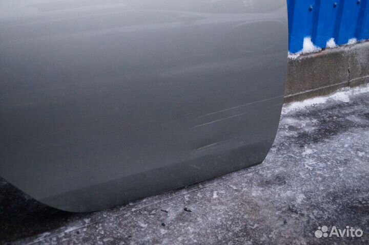 Nissan 82100-BA030 Дверь задняя правая