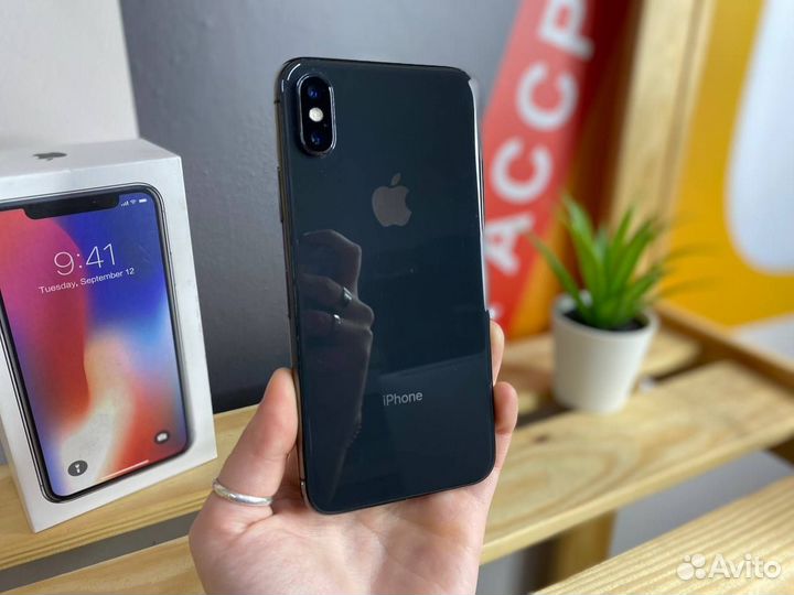 iPhone X, 64 ГБ