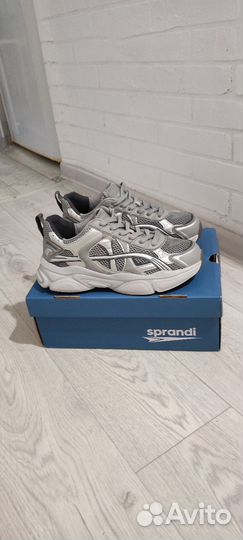 Кроссовки женские Sprandi, 38 р-р