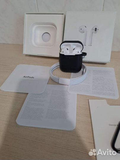 AirPods 2 + чехол