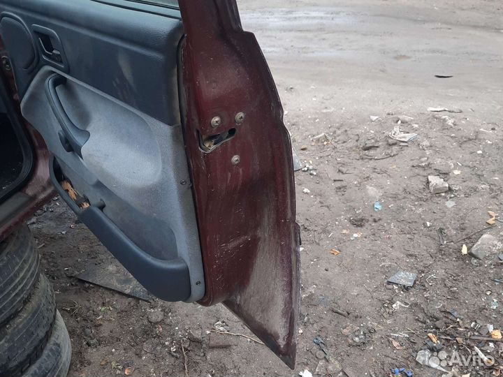 Передняя правая дверь ford escort clx