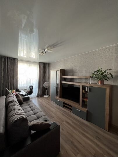 1-к. квартира, 42 м², 8/10 эт.