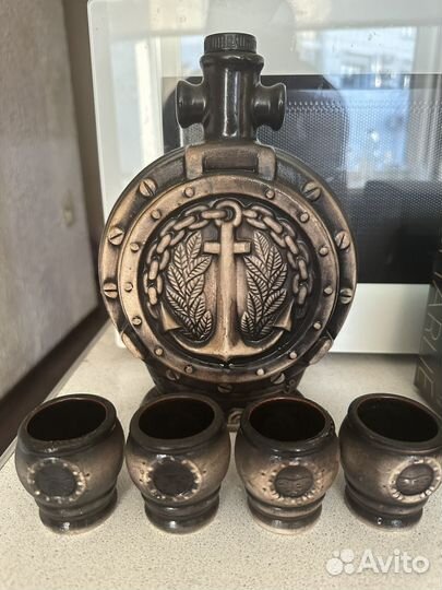 Графин с рюмками