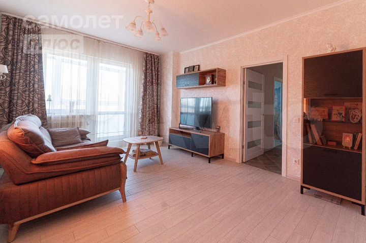 2-к. квартира, 54 м², 8/18 эт.