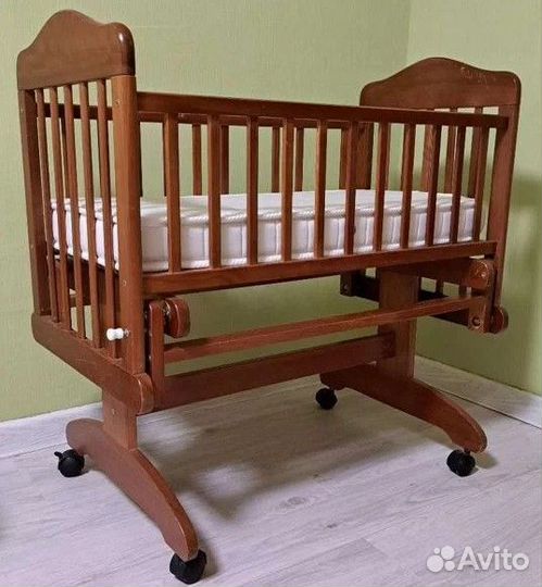 Детская кроватка люлька колыбель с маятником