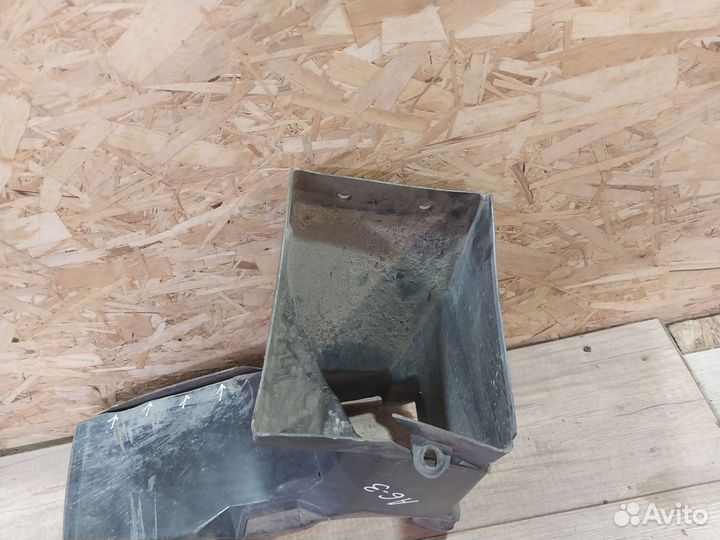 Воздуховод интеркулера Audi A6 C5 с дефектом