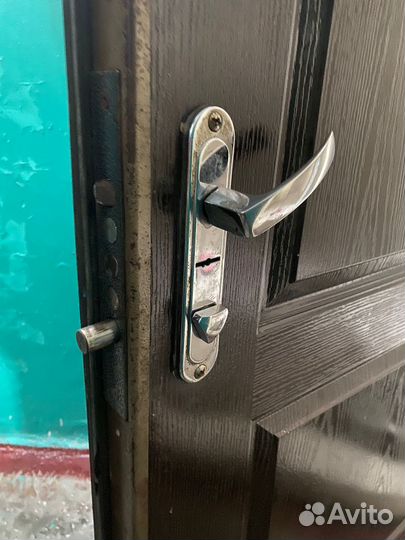 Дверь входная металлическая