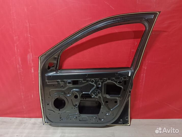 Дверь передняя правая Рено Дастер