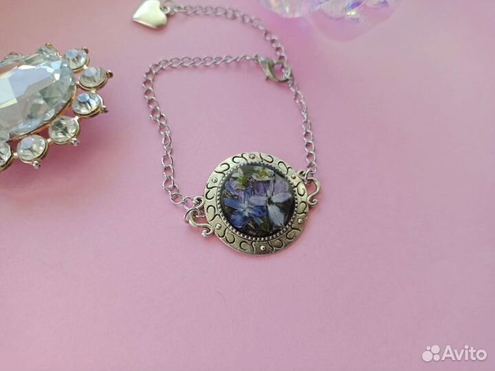 Кулоны и браслеты с цветами