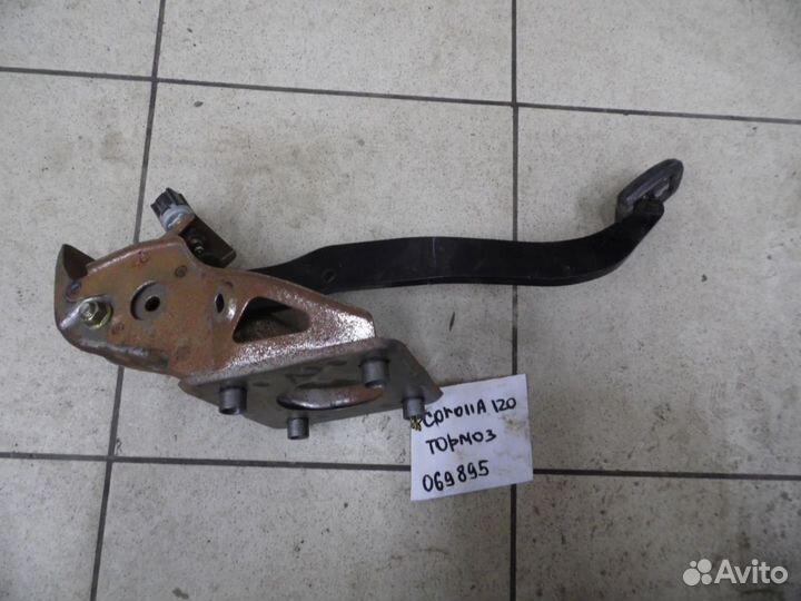 Педаль тормоза Toyota Corolla E12 2001-2007