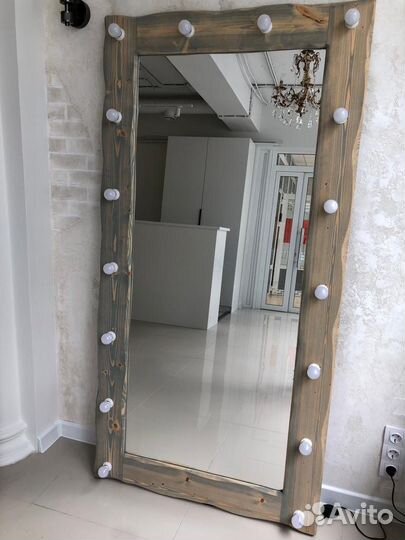 Гримерное зеркало с лампами лофт