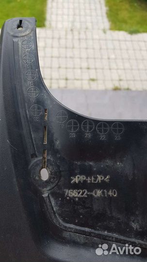 Брызговики передние 2 шт. Toyota Hilux viii